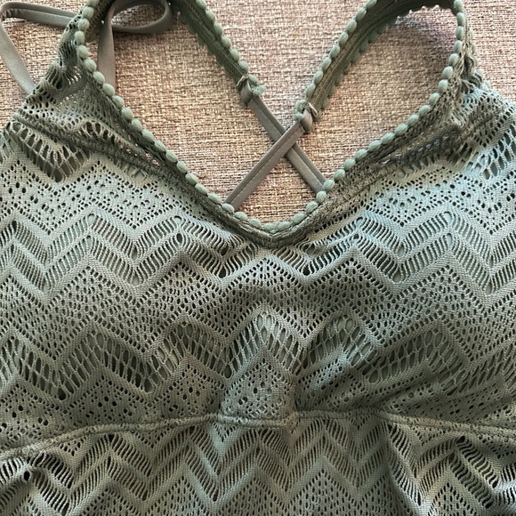 Carmen Marc Valvo Women's Crochet Scoop-Neck One-Piece Swimsuit SAGE GREEN  Sz 8 - Picture 3 of 9